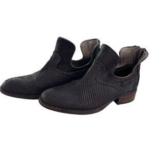Freeman T. Porter Womens Moto Booties Size 9 Black Textured Leather Zipper Back
